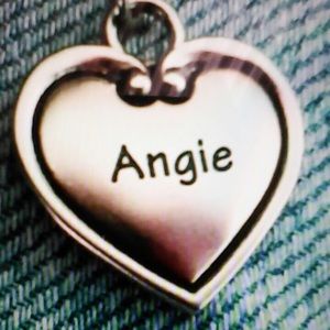 Meet your Posher, Anjalie